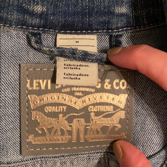 SUPER CUTE sleeveless jean jacket! - Picture 3 of 3